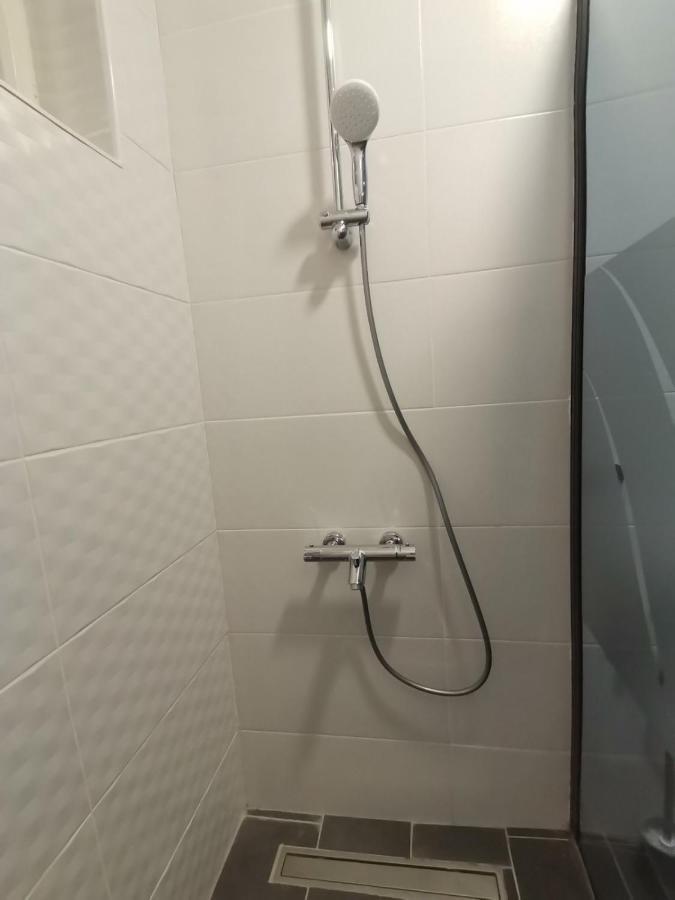 Red Square Apartment Пірот Екстер'єр фото