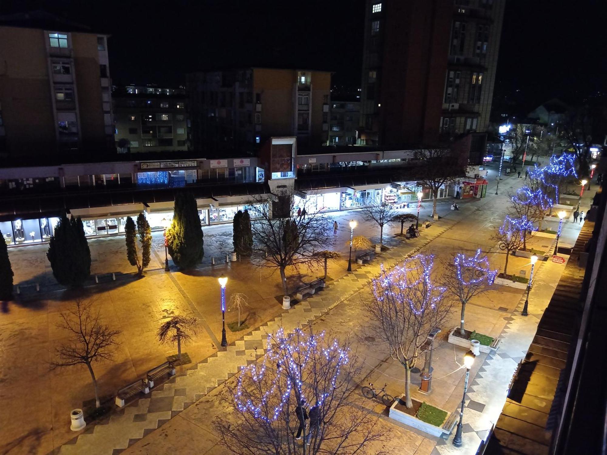 Red Square Apartment Пірот Екстер'єр фото