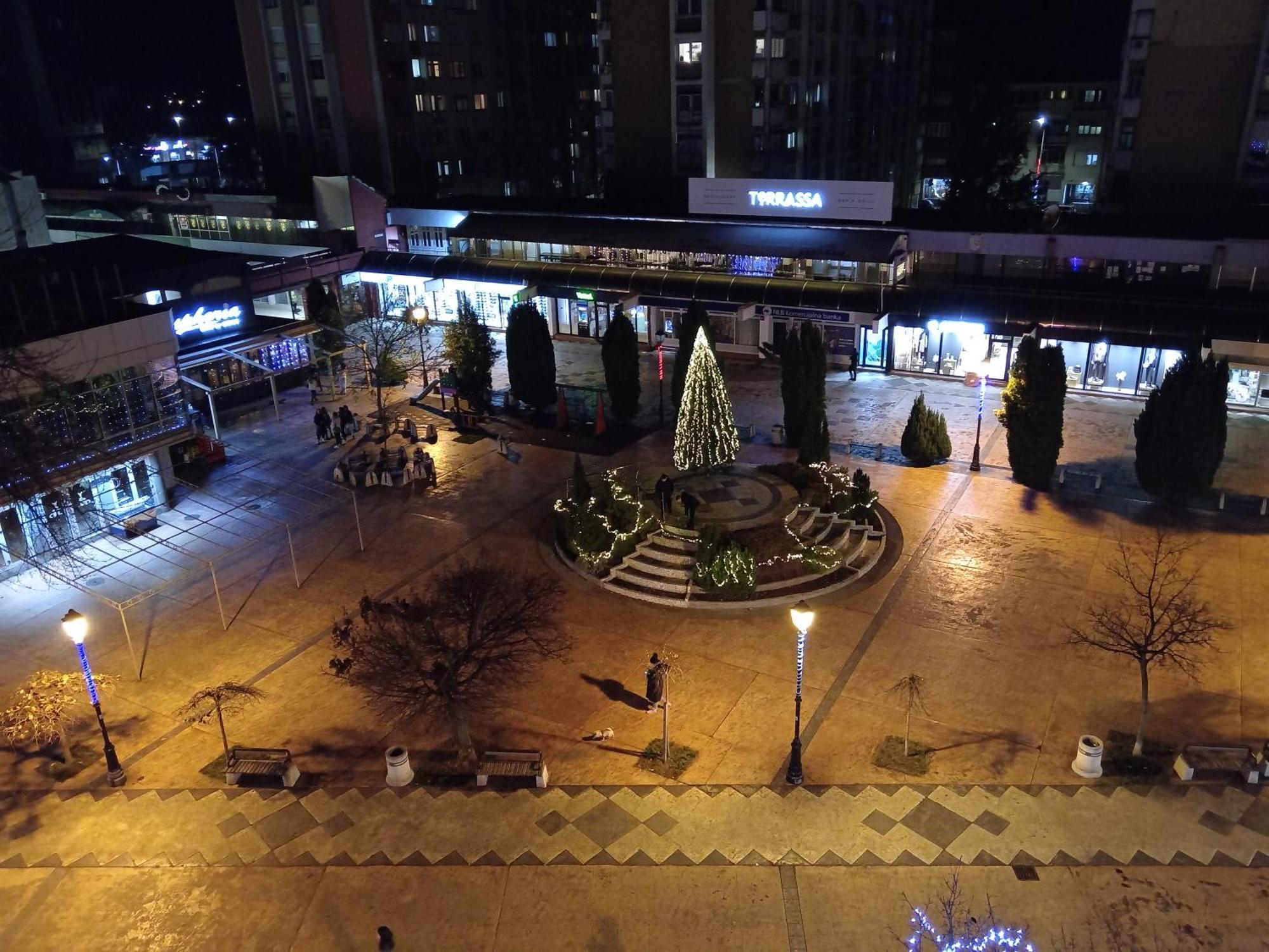 Red Square Apartment Пірот Екстер'єр фото