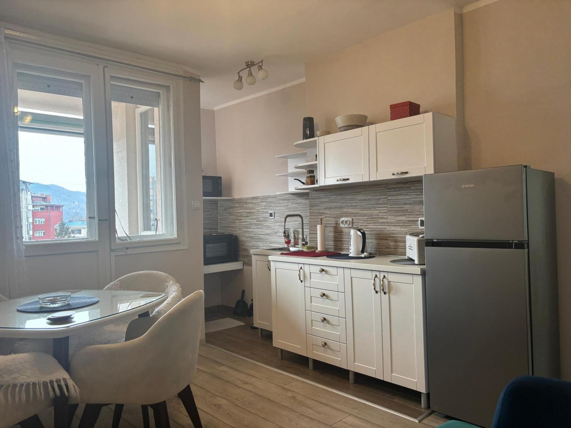 Red Square Apartment Пірот Екстер'єр фото